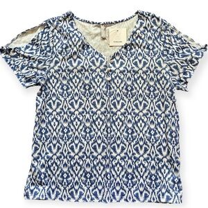 NoraCora Blue and White Buttoned Blouse with Geometric Pattern Women’s Size M